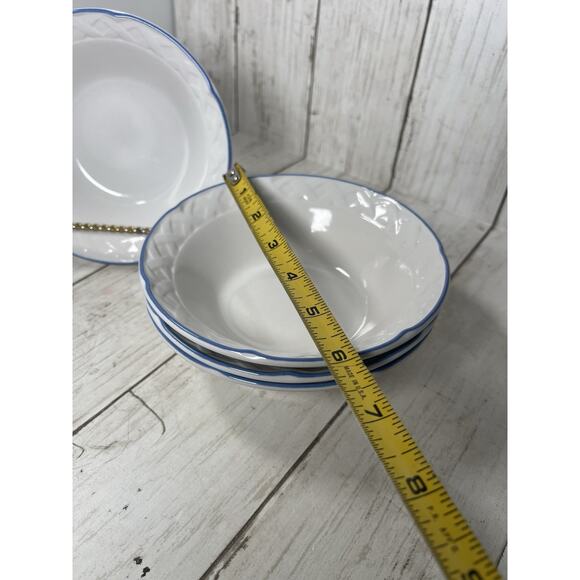 Vina Fera Radiance Berry/Cereal Bowl Fruit/Flower Center Vintage 1980s - Picture 2 of 3